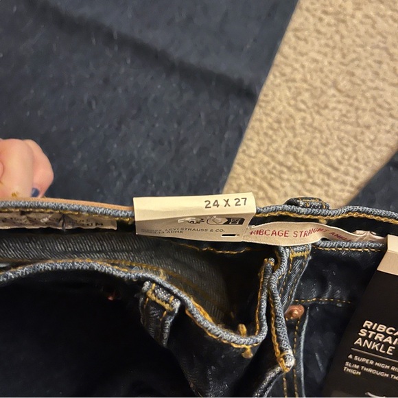 Levi’s Ribcage Straight Ankle Jeans - Picture 5 of 6